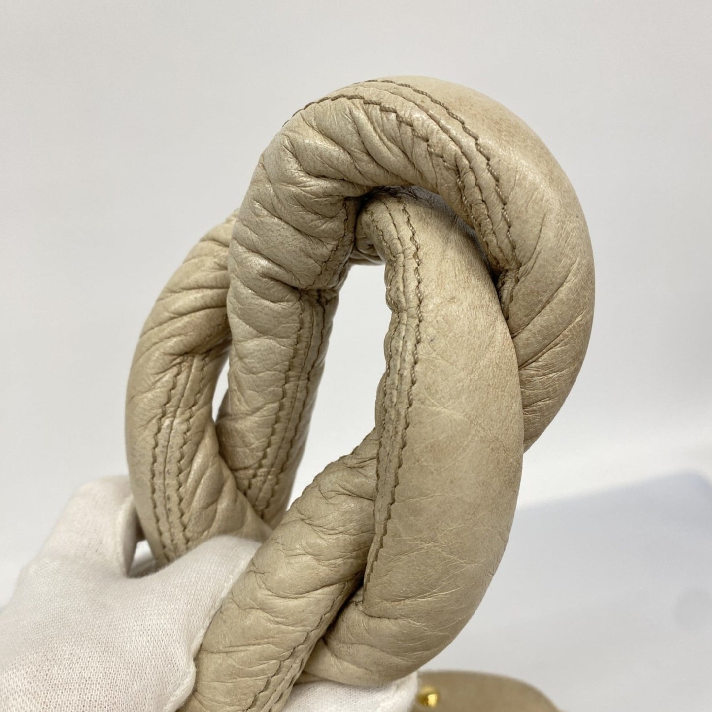 Louis Vuitton Beige Shoulder Bag (Pre-Owned)