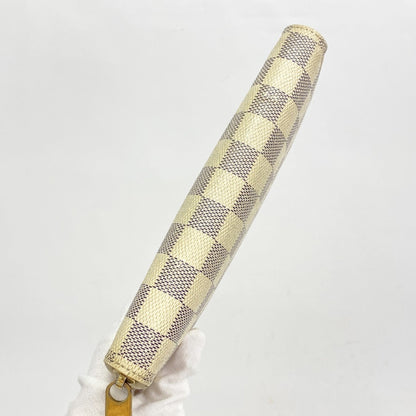 Louis Vuitton White Long Wallet (Bi-Fold) (Pre-Owned)