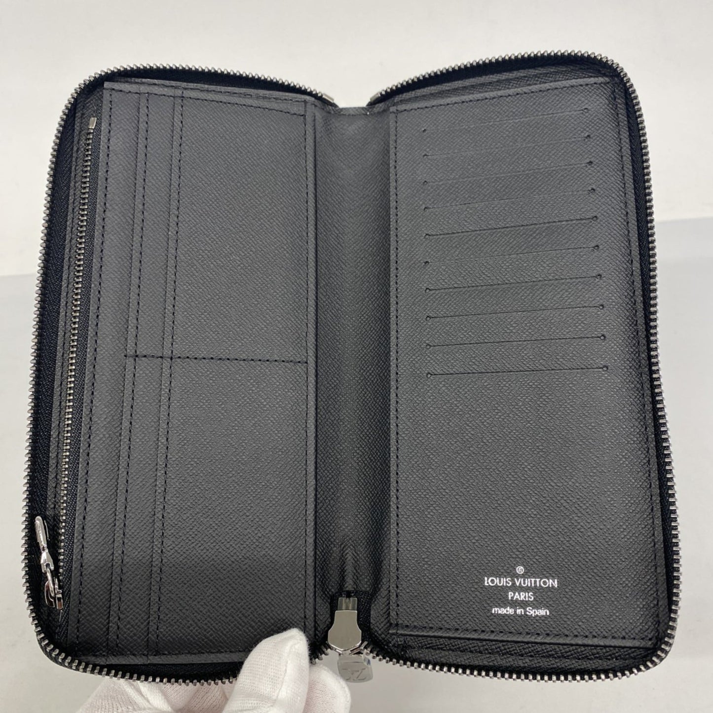 Louis Vuitton Black Long Wallet (Bi-Fold) (Pre-Owned)