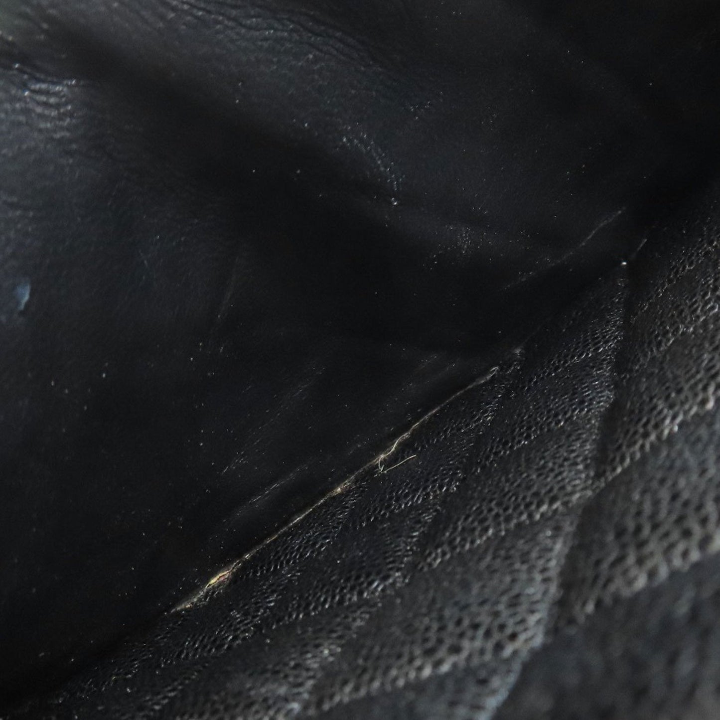 Chanel Black Leather Tote Bag (Pre-Owned)