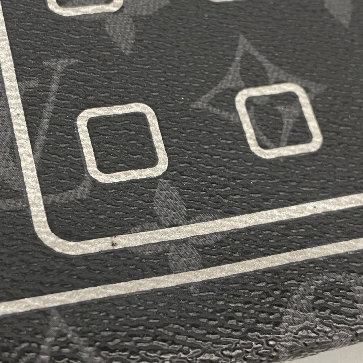 Louis Vuitton Black Pouch (Pre-Owned)