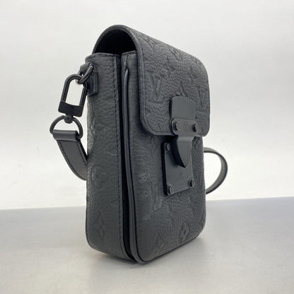 Louis Vuitton Noir Shoulder Bag (Pre-Owned)