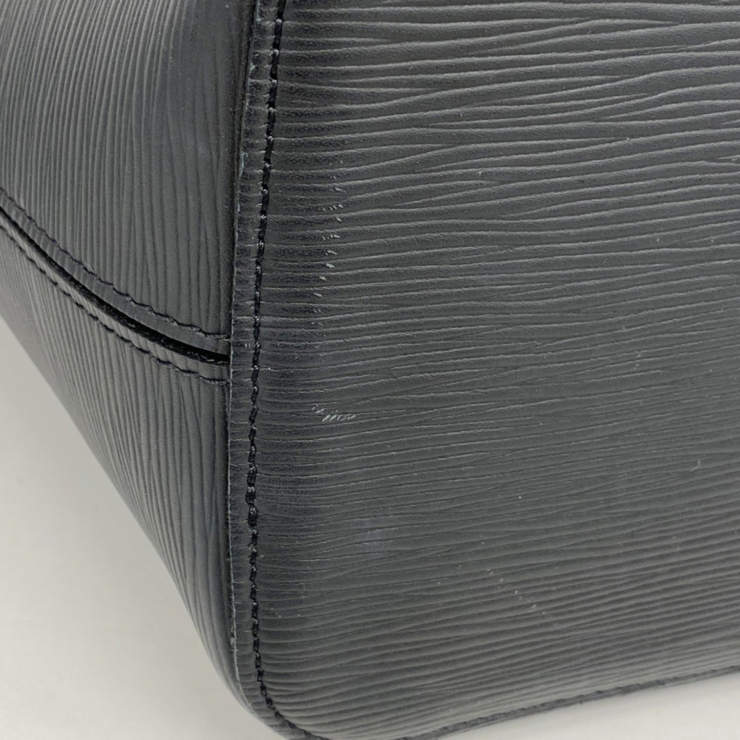 Louis Vuitton Noir Tote Bag (Pre-Owned)