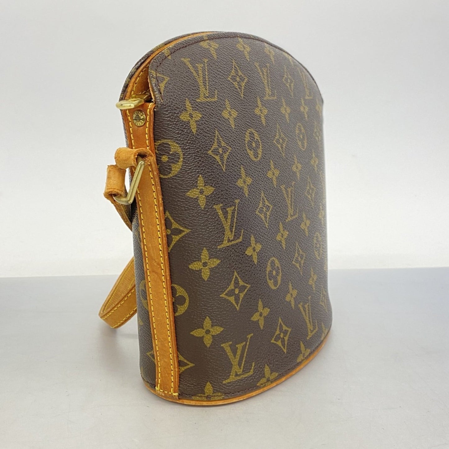 Louis Vuitton Brown Shoulder Bag (Pre-Owned)