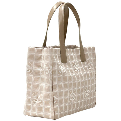 Chanel Beige Nylon Tote Bag (Pre-Owned)