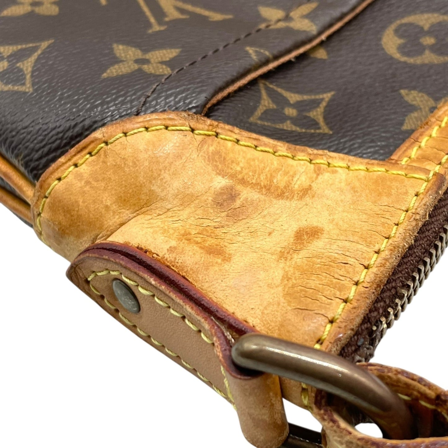 Louis Vuitton Brown Monogram Monogram Shoulder Bag (Pre-Owned)