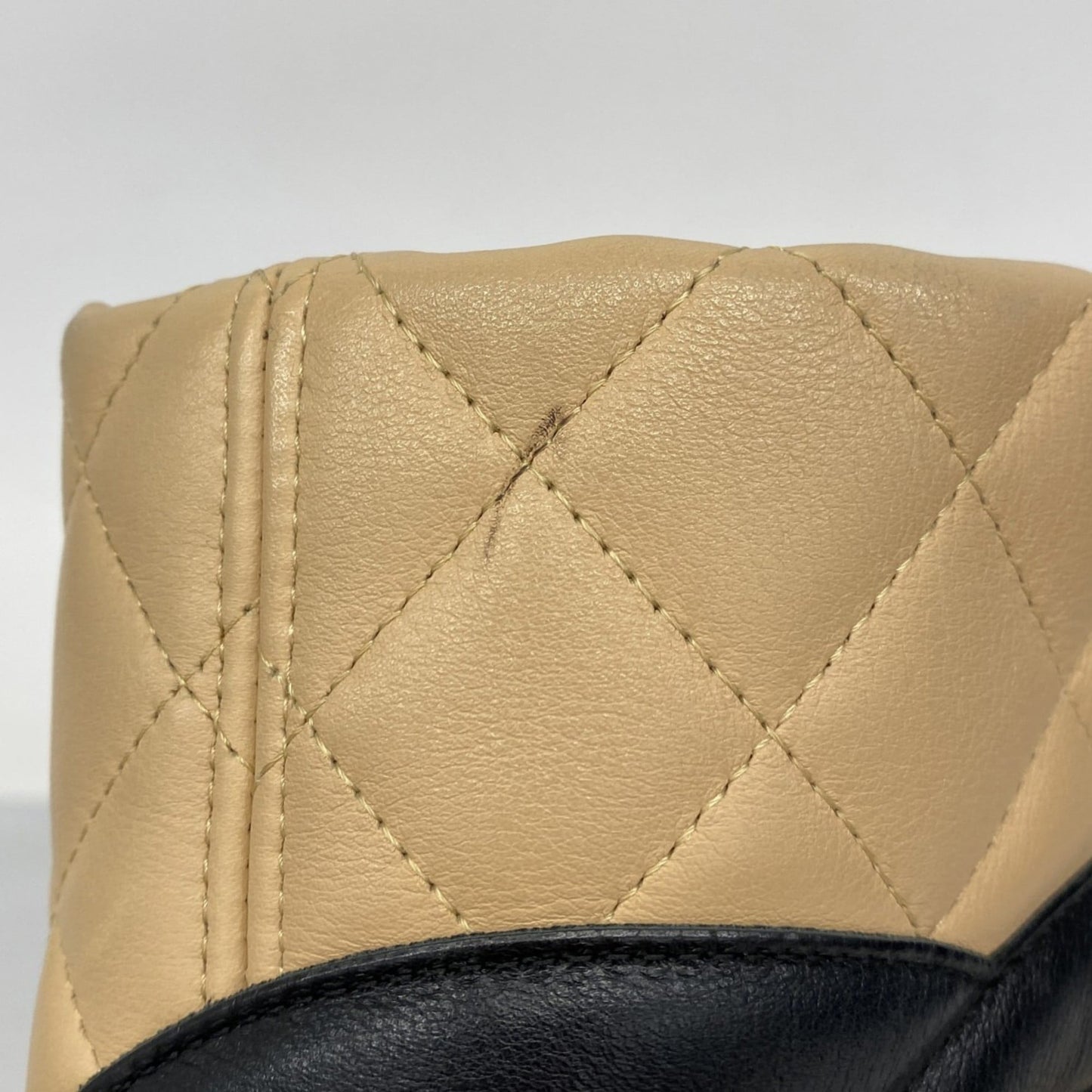 Chanel Beige Black Leather Tote Bag (Pre-Owned)