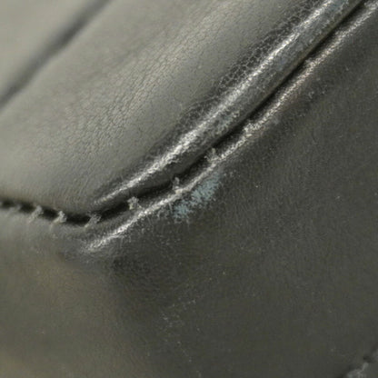 Chanel Black Leather Shoulder Bag (Pre-Owned)