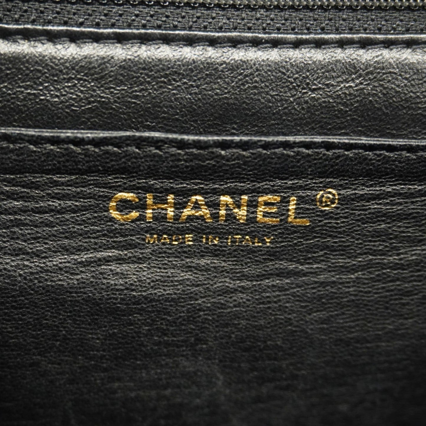 Chanel Black Grained Calfskin Handbag (Pre-Owned)