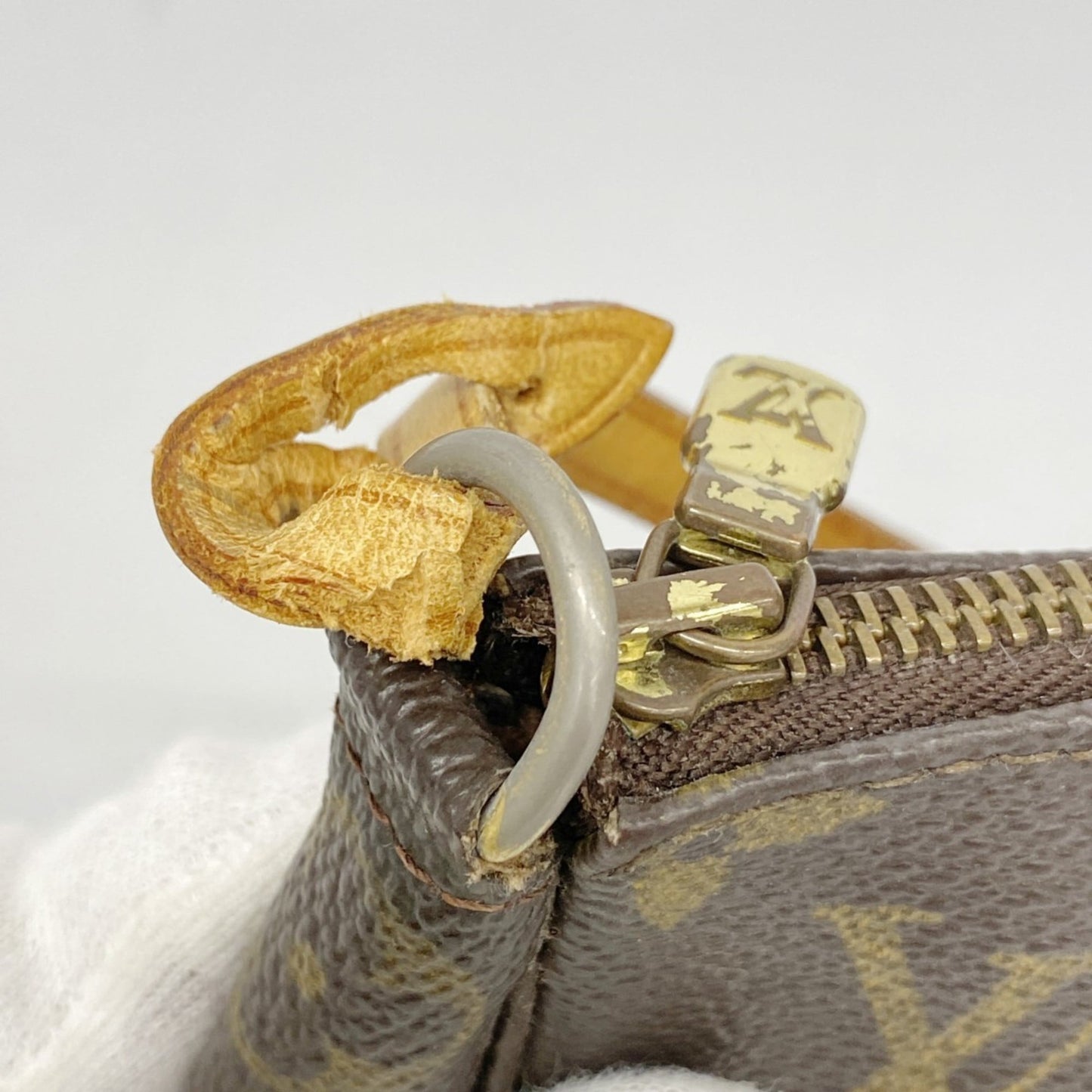 Louis Vuitton Brown Pouch (Pre-Owned)