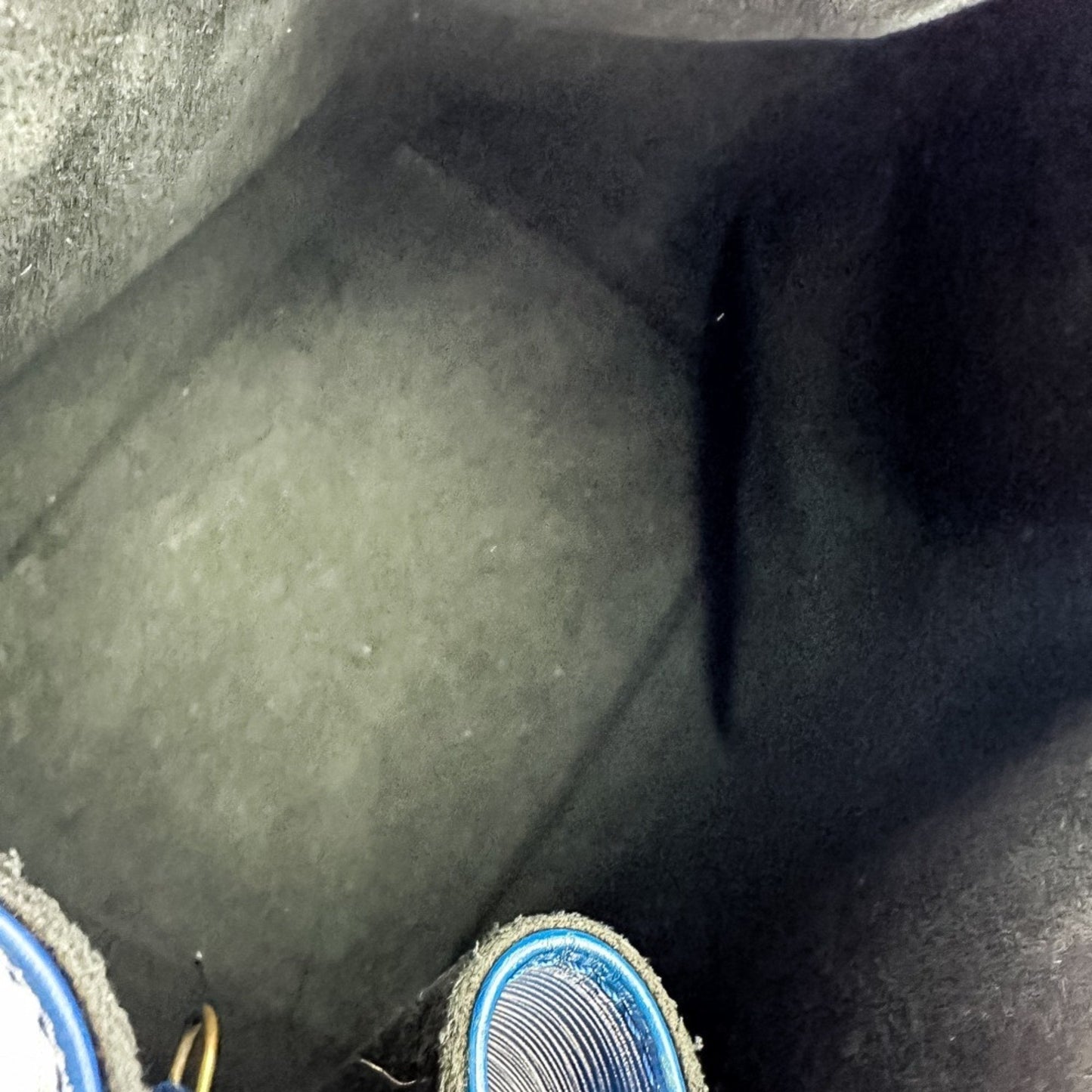 Louis Vuitton Blue Shoulder Bag (Pre-Owned)