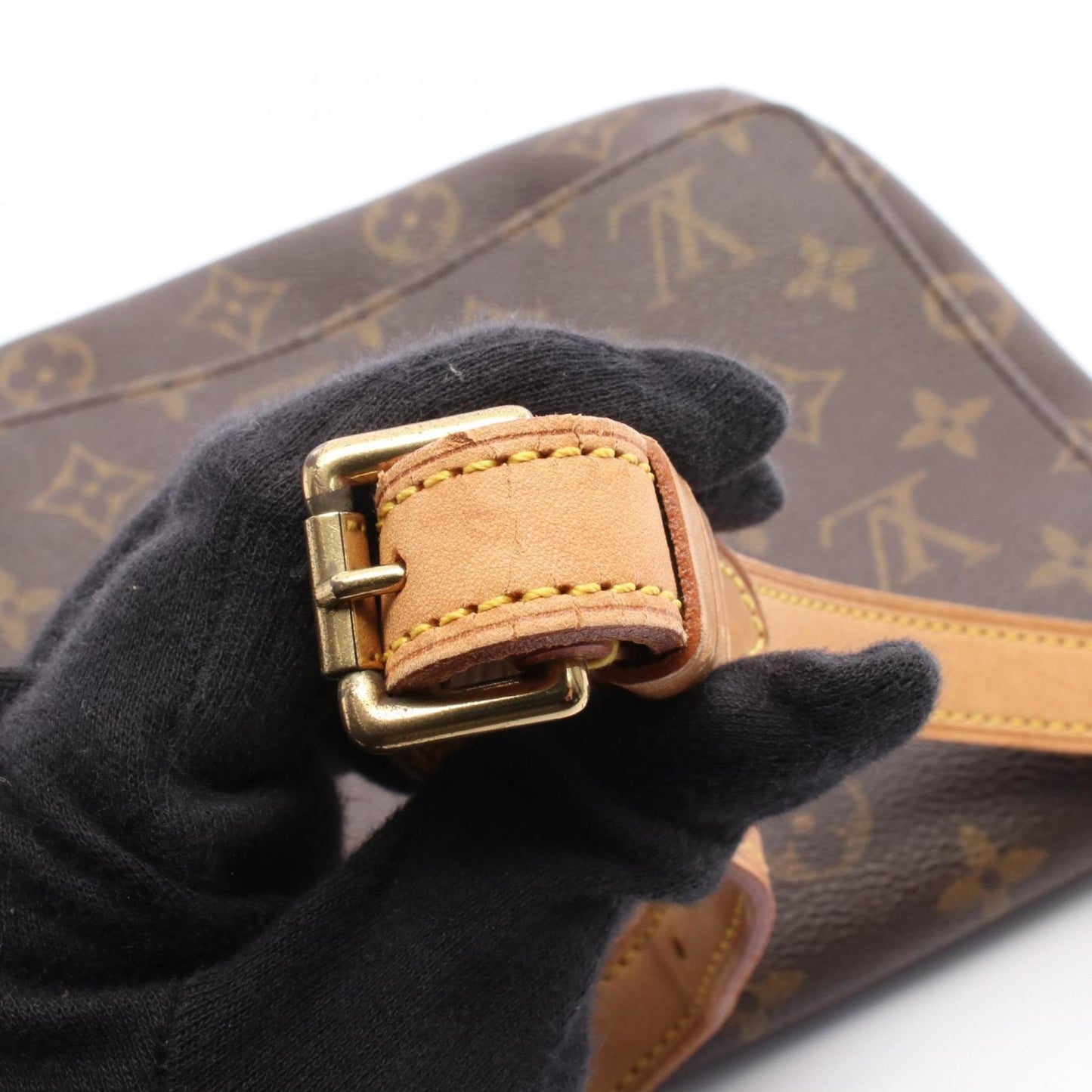 Louis Vuitton Brown Monogram Monogram Shoulder Bag (Pre-Owned)