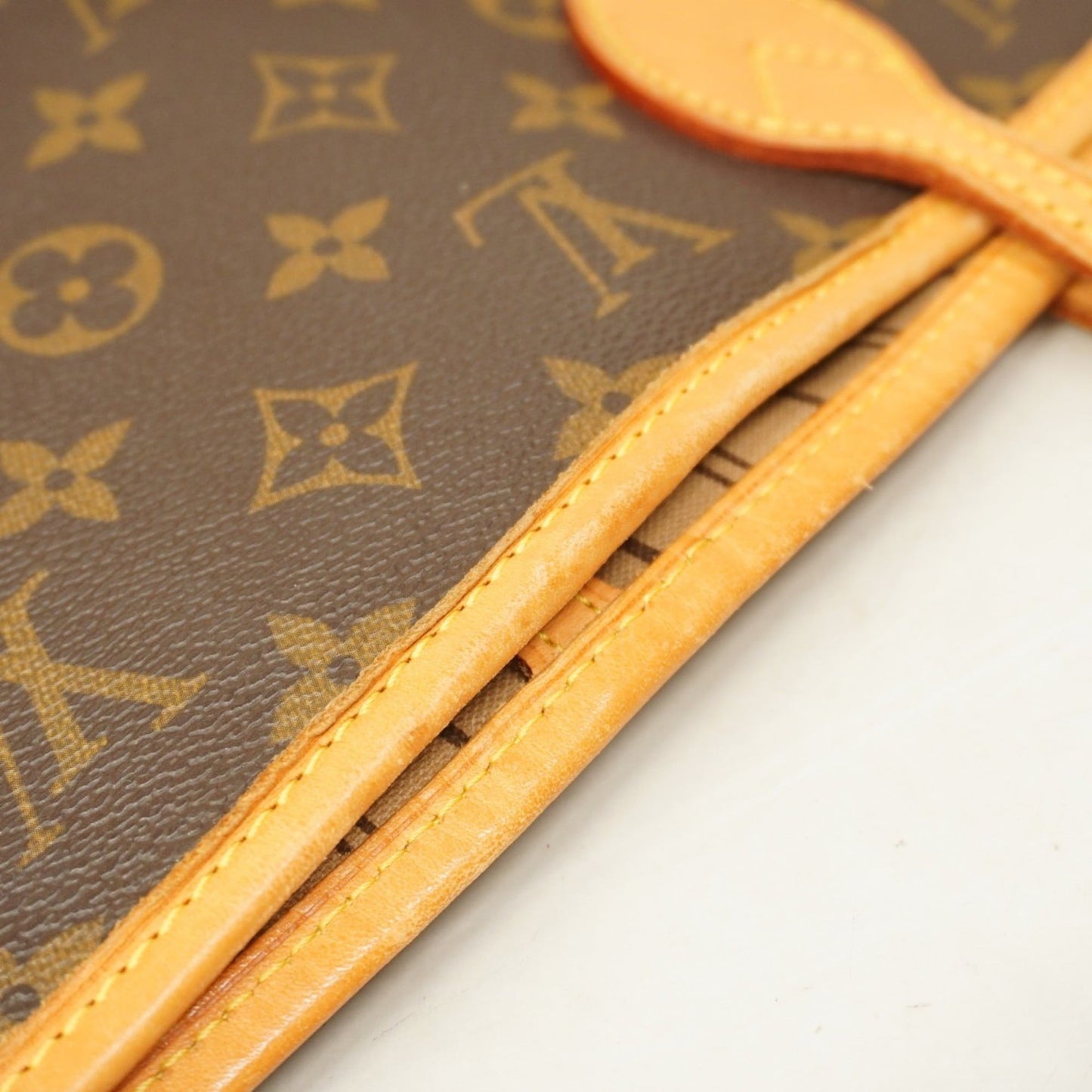 Louis Vuitton Brown Tote Bag (Pre-Owned)