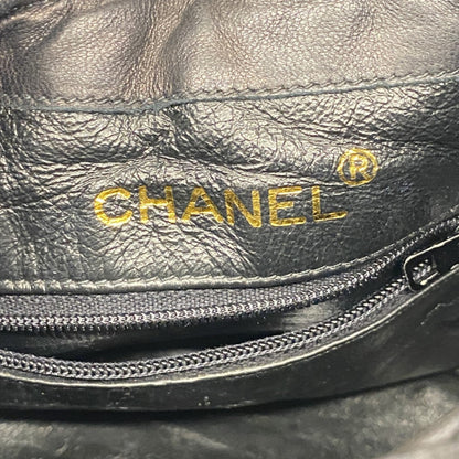Chanel Black Leather Shoulder Bag (Pre-Owned)