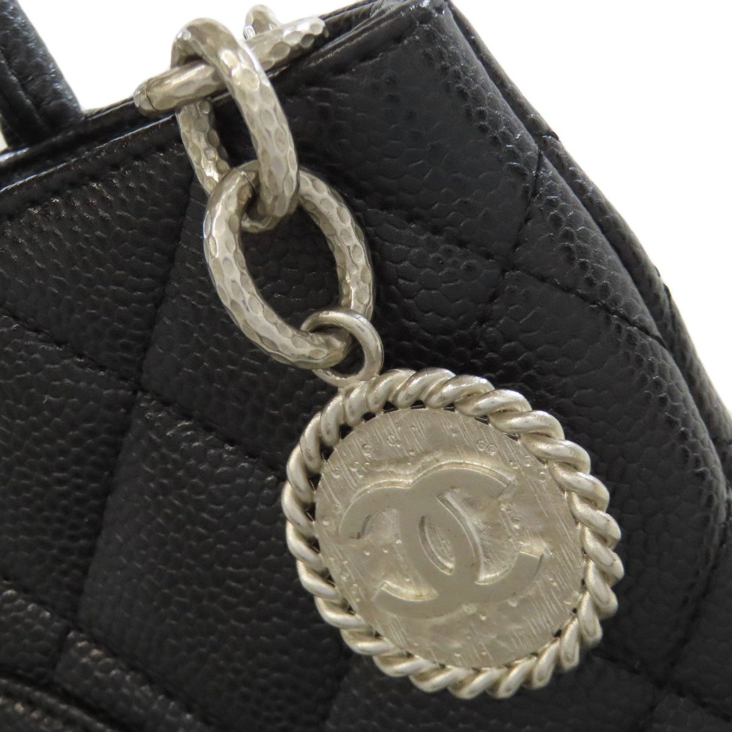 Chanel Black Leather Tote Bag (Pre-Owned)