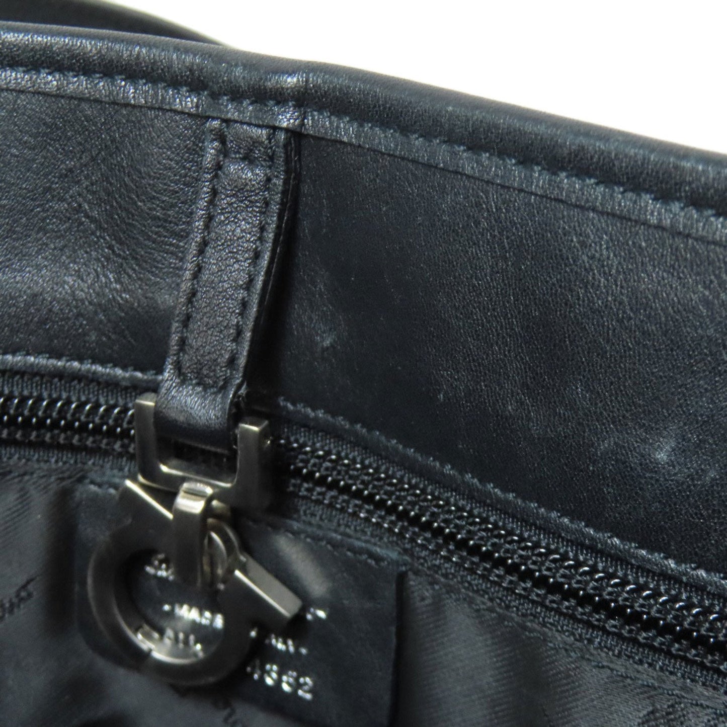 Salvatore Ferragamo Black Leather Tote Bag (Pre-Owned)