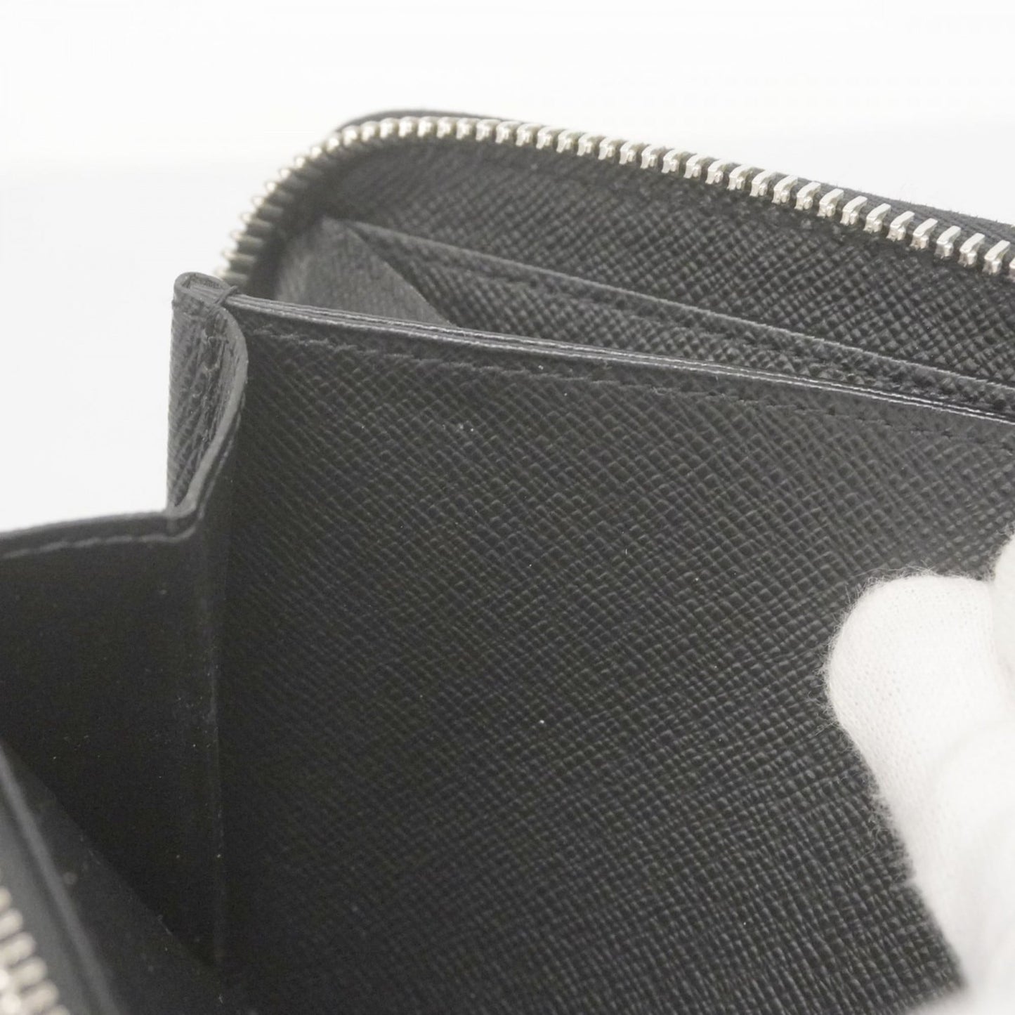 Louis Vuitton Noir Long Wallet (Bi-Fold) (Pre-Owned)