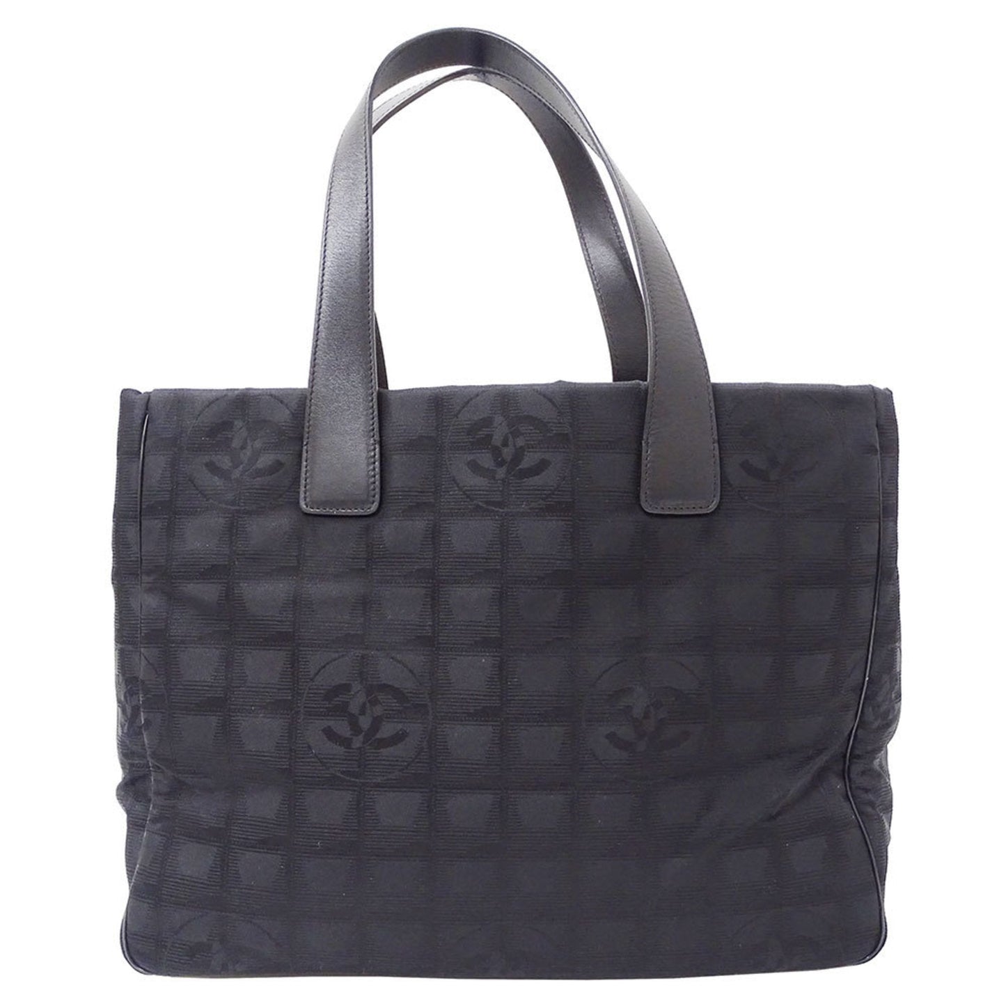 Chanel Black Nylon Tote Bag (Pre-Owned)