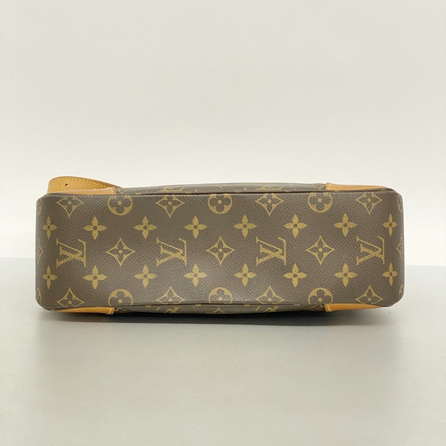 Louis Vuitton Brown Shoulder Bag (Pre-Owned)