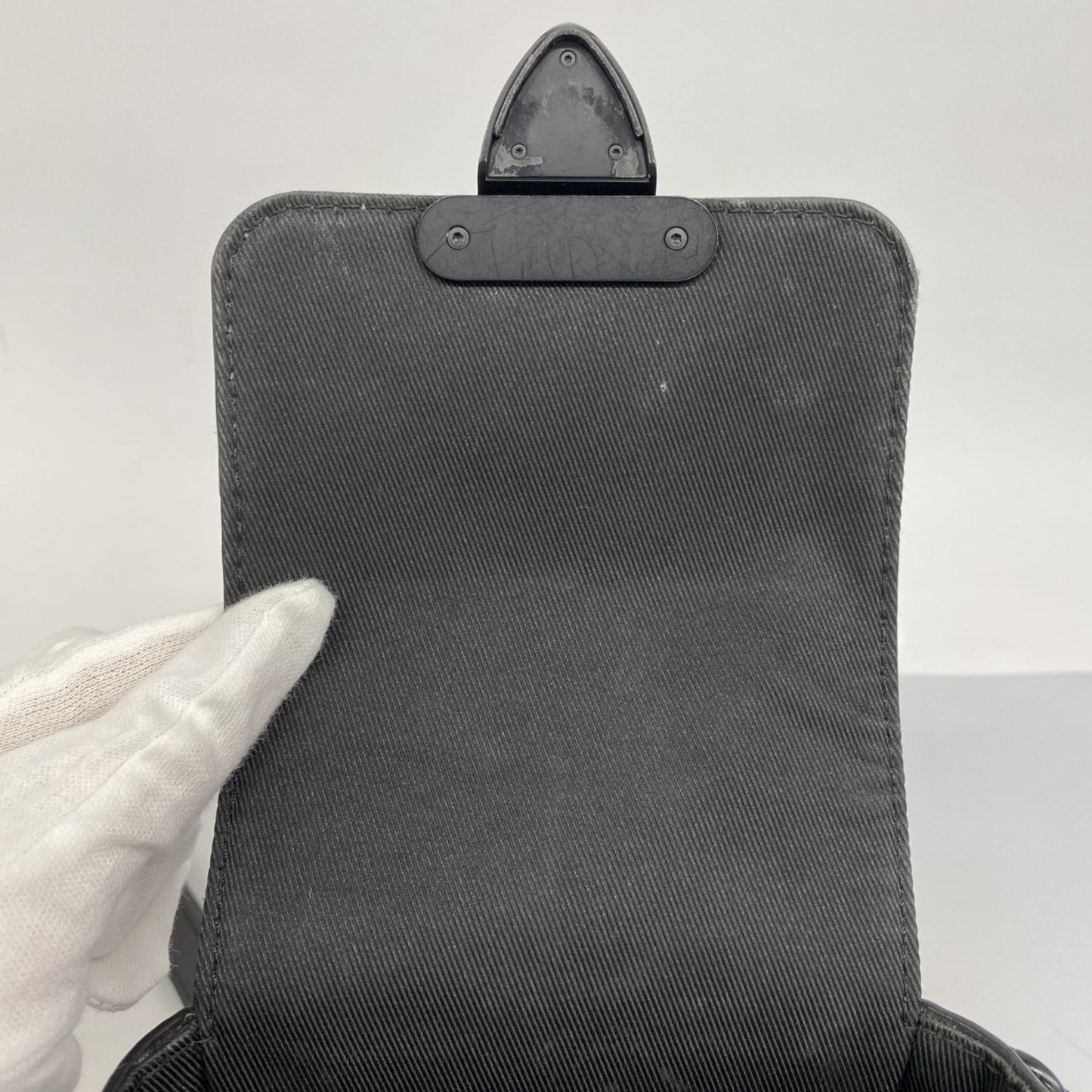 Louis Vuitton Noir Shoulder Bag (Pre-Owned)