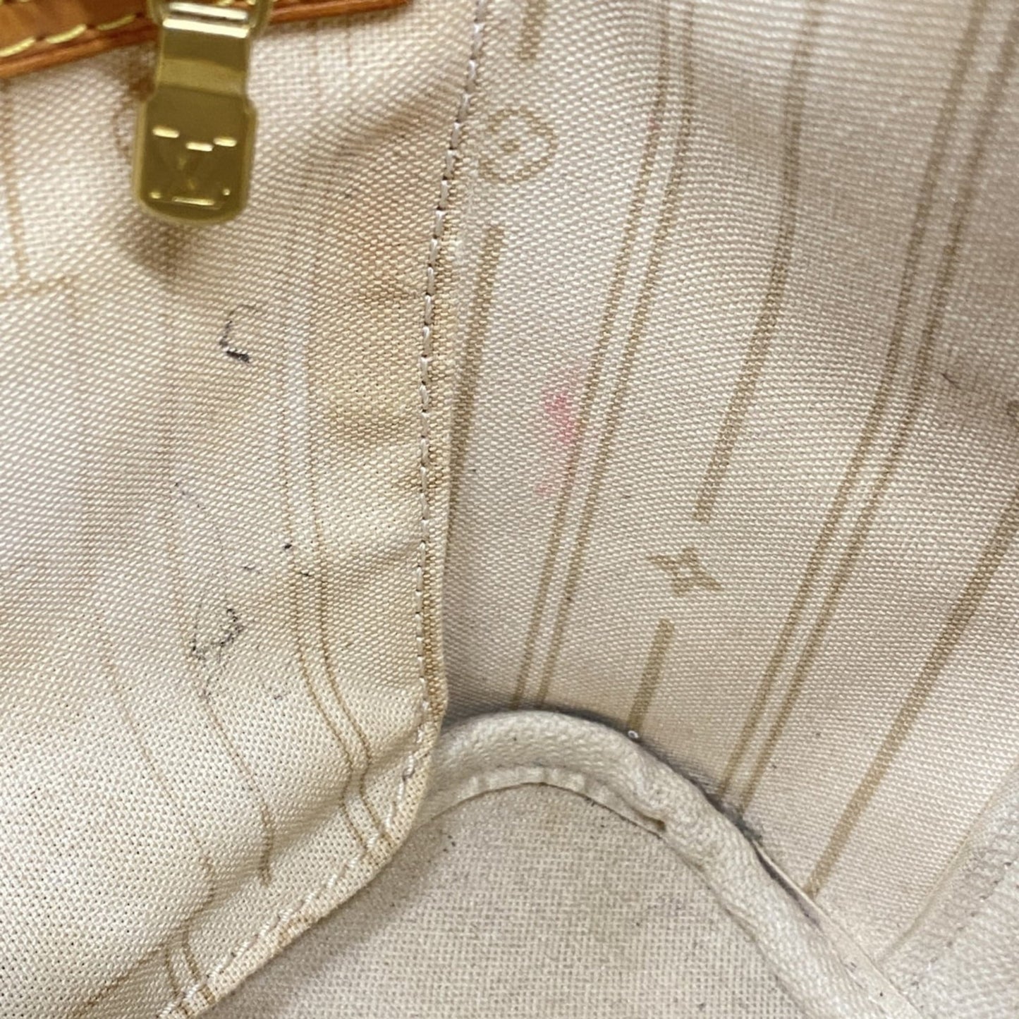 Louis Vuitton White Tote Bag (Pre-Owned)