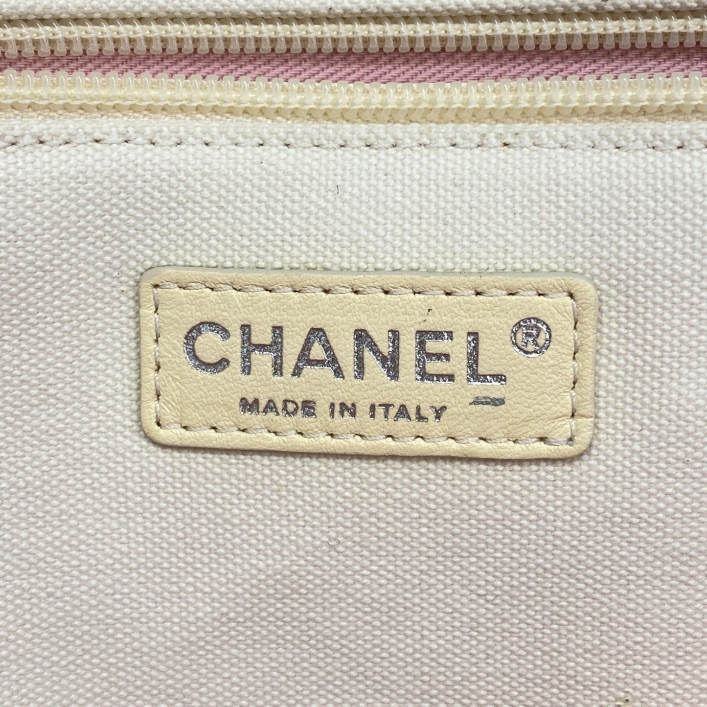 Chanel Ivory Canvas Tote Bag (Pre-Owned)