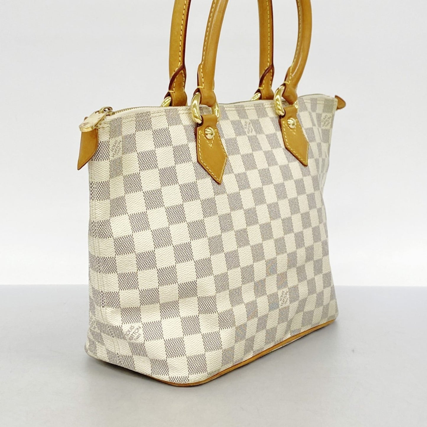 Louis Vuitton White Handbag (Pre-Owned)