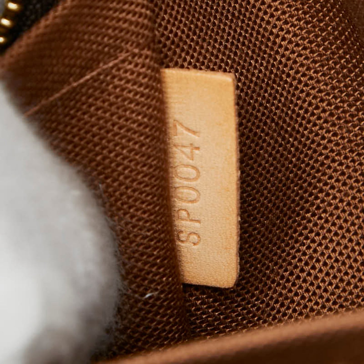 Louis Vuitton Brown Monogram Monogram Shoulder Bag Sling Bag (Pre-Owned)