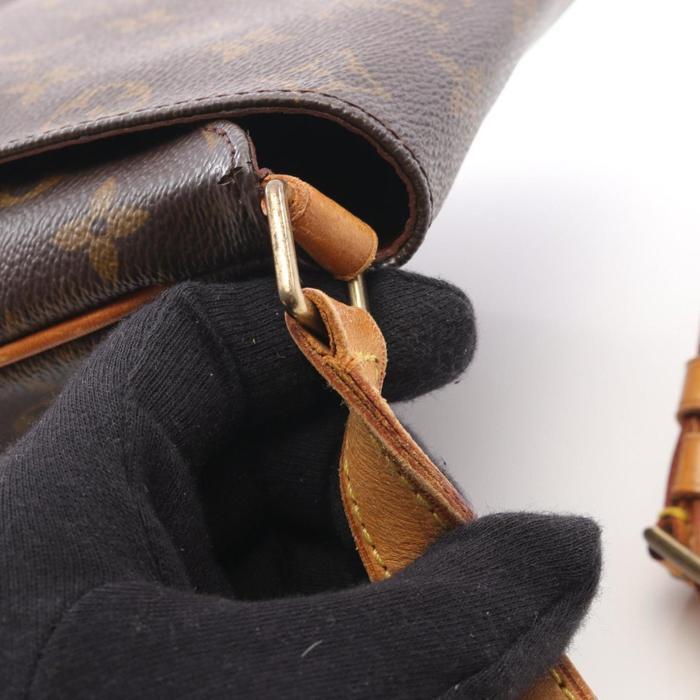 Louis Vuitton Brown Monogram Monogram Shoulder Bag (Pre-Owned)