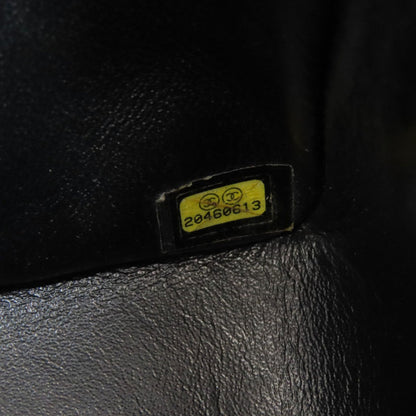 Chanel Matelasse Black Leather Shoulder Bag (Pre-Owned)