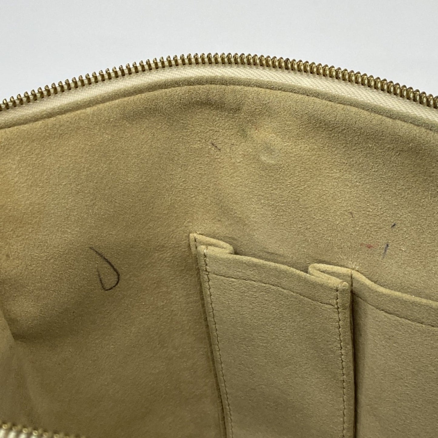 Louis Vuitton White Handbag (Pre-Owned)