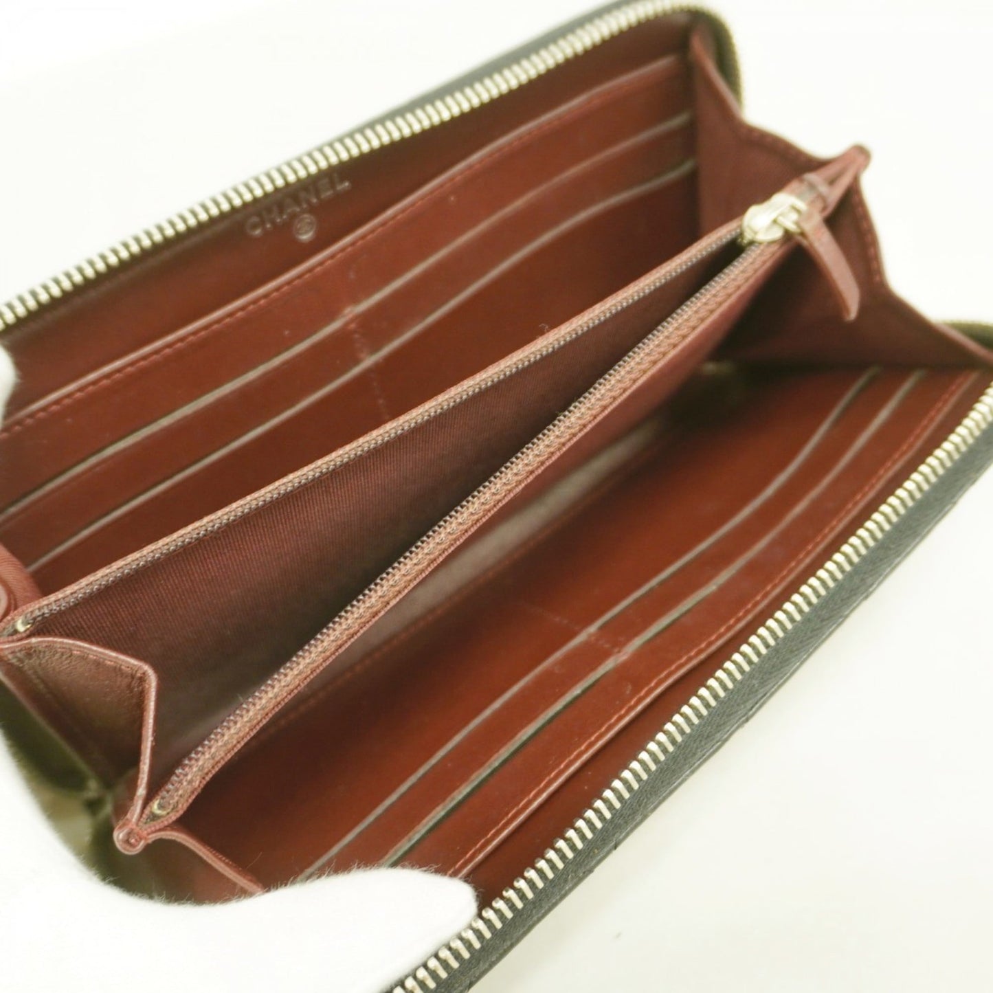 Chanel Black Leather Long Wallet (Bi-Fold) (Pre-Owned)