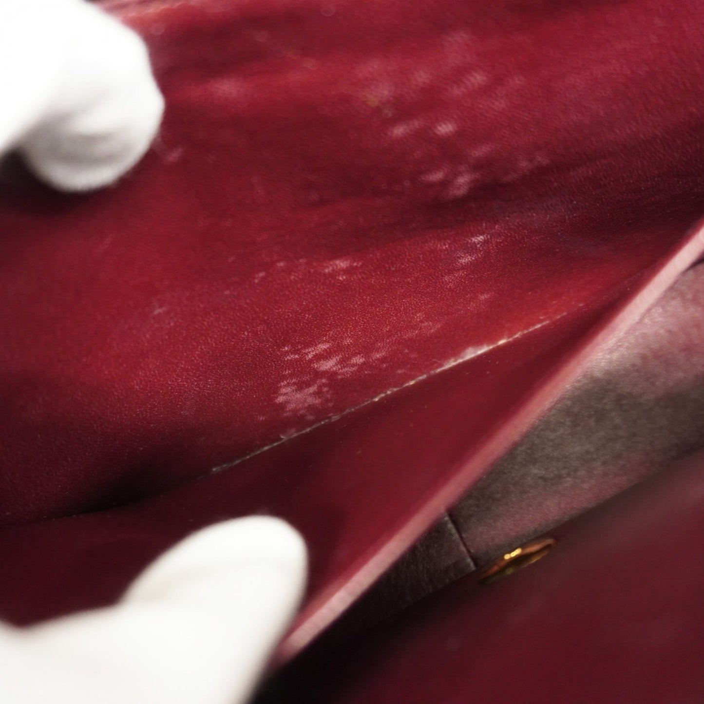 Chanel Black Leather Shoulder Bag (Pre-Owned)