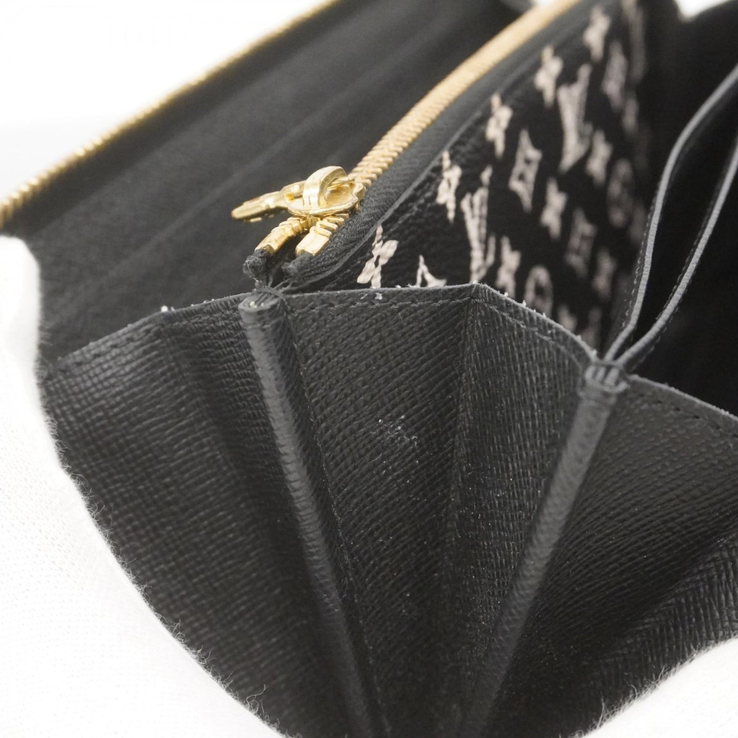 Louis Vuitton Cream Rouge Long Wallet (Bi-Fold) (Pre-Owned)