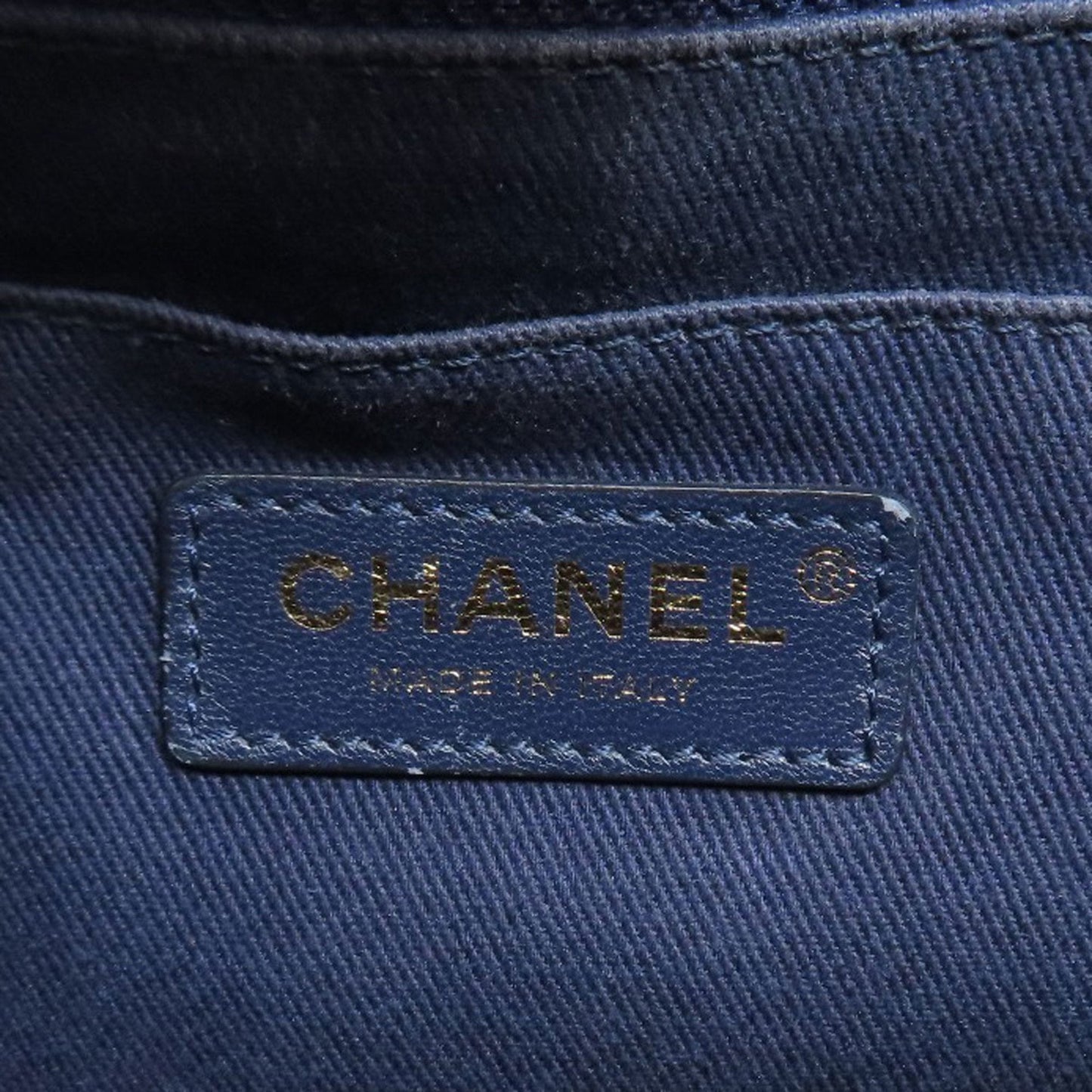 Chanel Navy Leather Tote Bag (Pre-Owned)