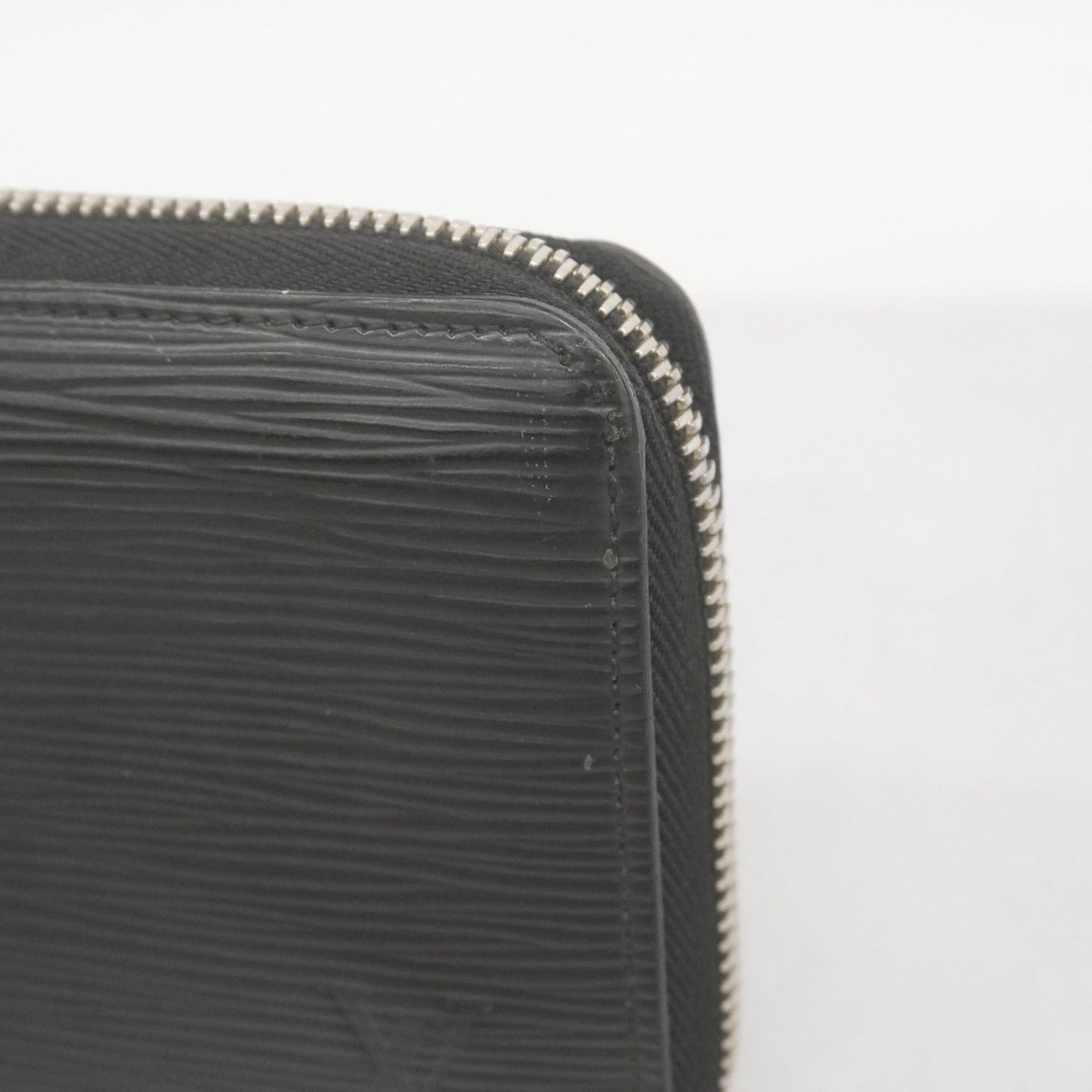 Louis Vuitton Noir Long Wallet (Bi-Fold) (Pre-Owned)