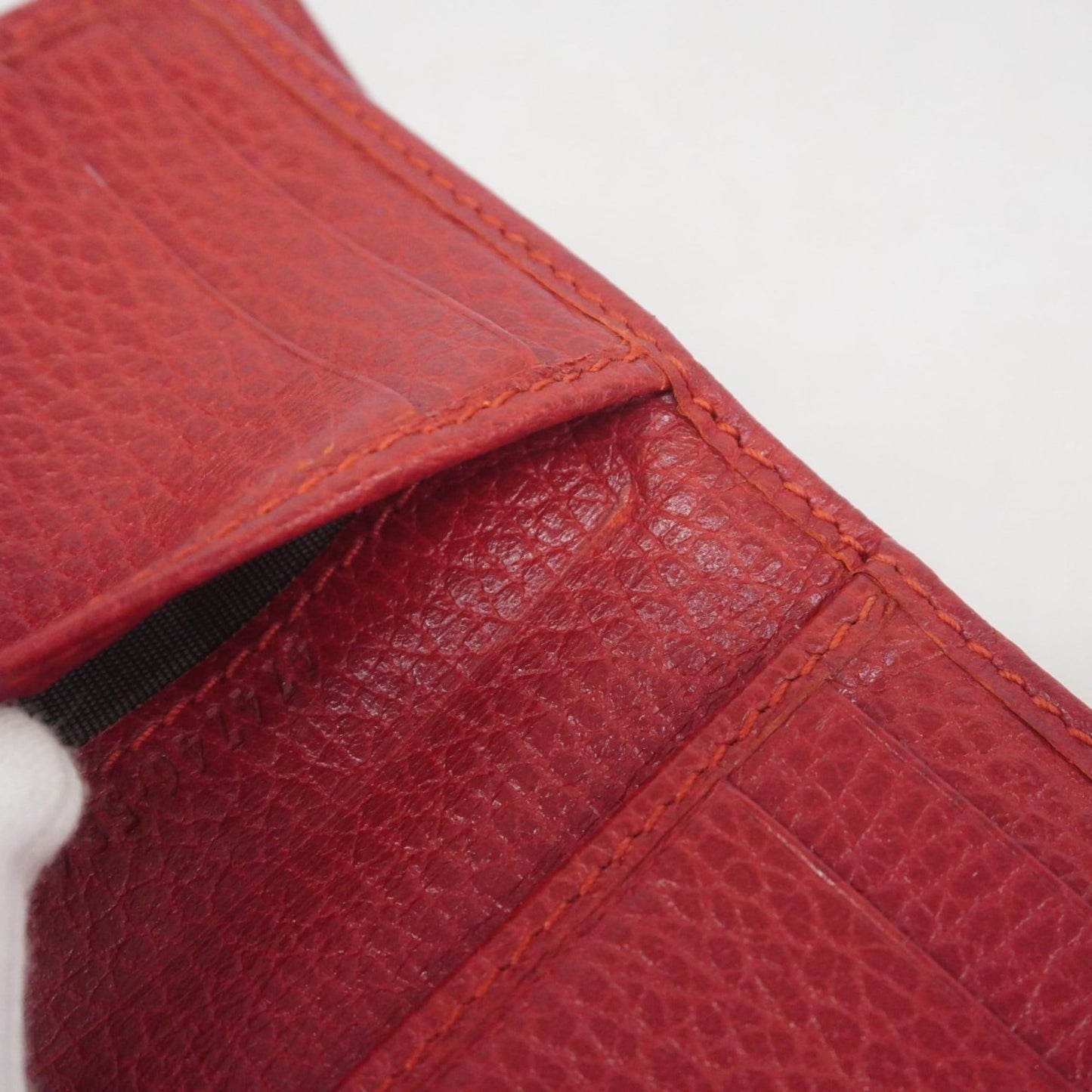 Gucci Red Color Leather Wallet (Tri-Fold) (Pre-Owned)