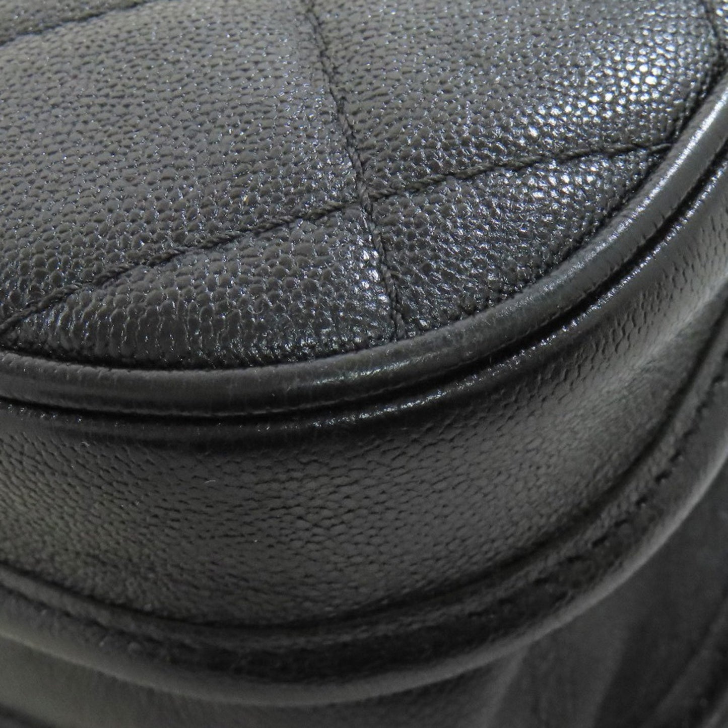 Chanel Matelasse Black Leather Shoulder Bag (Pre-Owned)