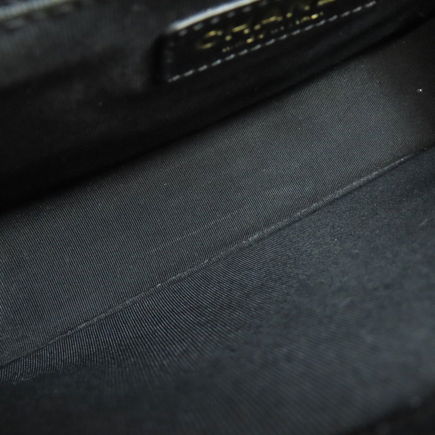 Chanel Matelasse Black Leather Shoulder Bag (Pre-Owned)