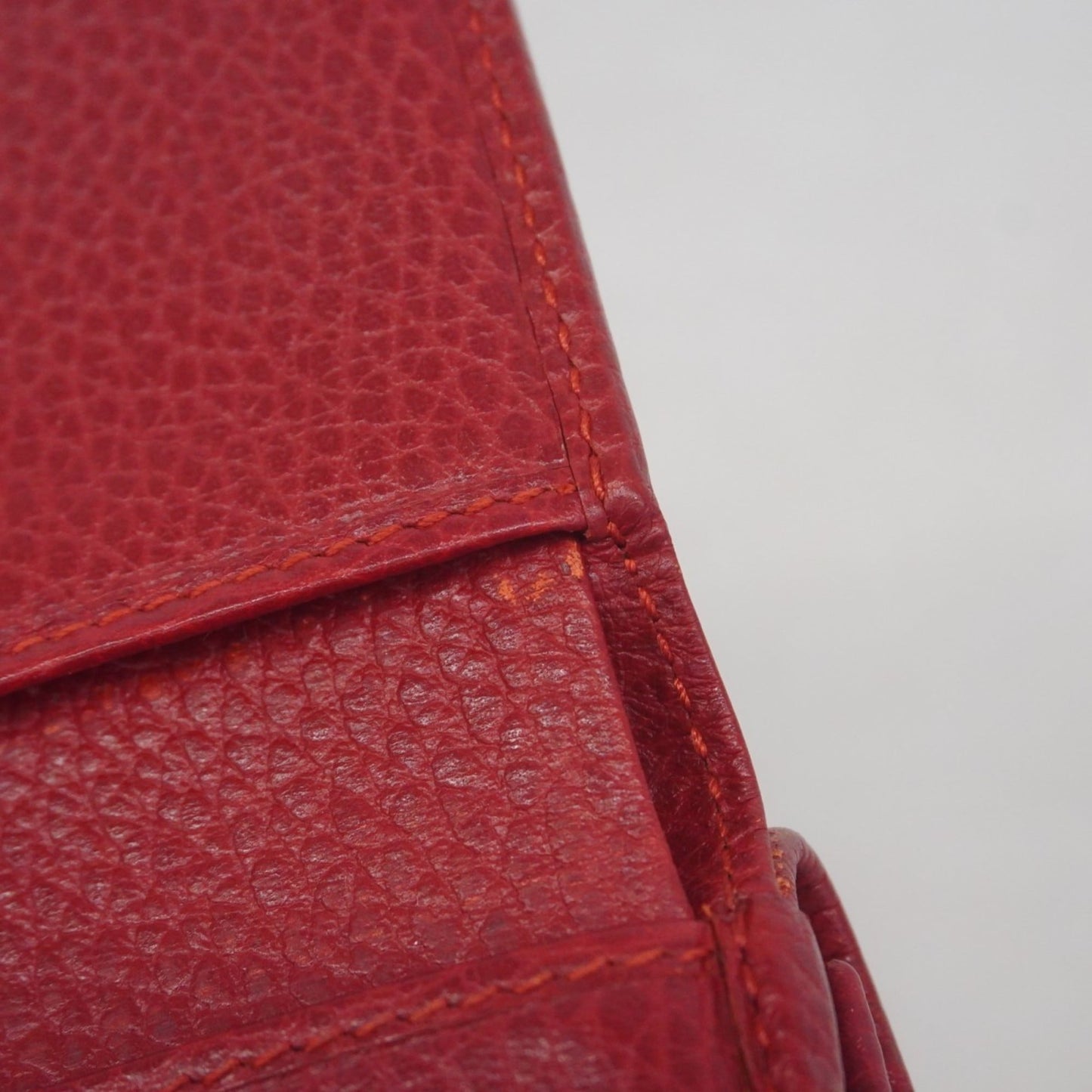 Gucci Red Color Leather Wallet (Tri-Fold) (Pre-Owned)