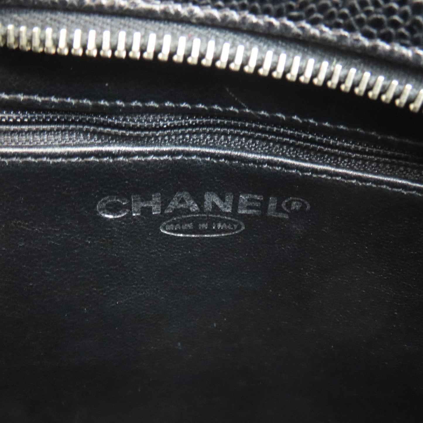 Chanel Black Leather Tote Bag (Pre-Owned)