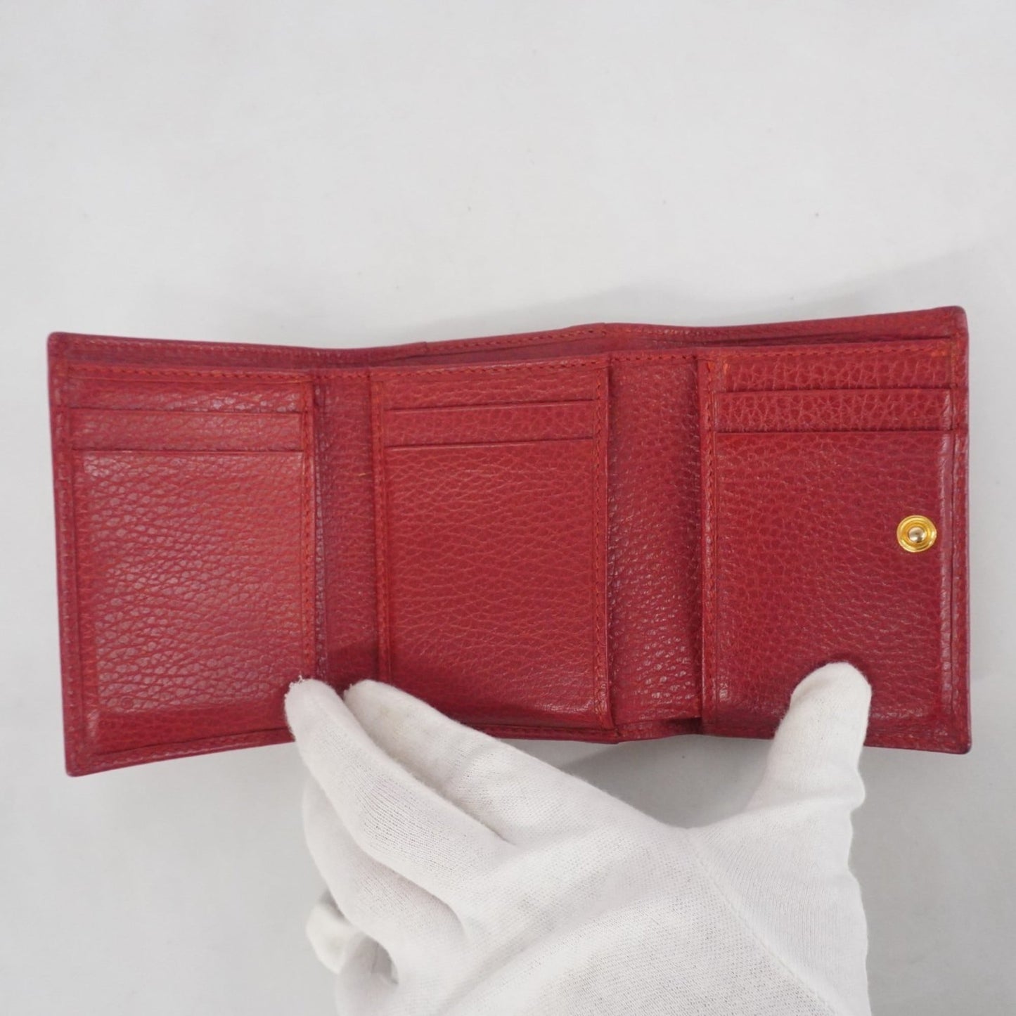 Gucci Red Color Leather Wallet (Tri-Fold) (Pre-Owned)