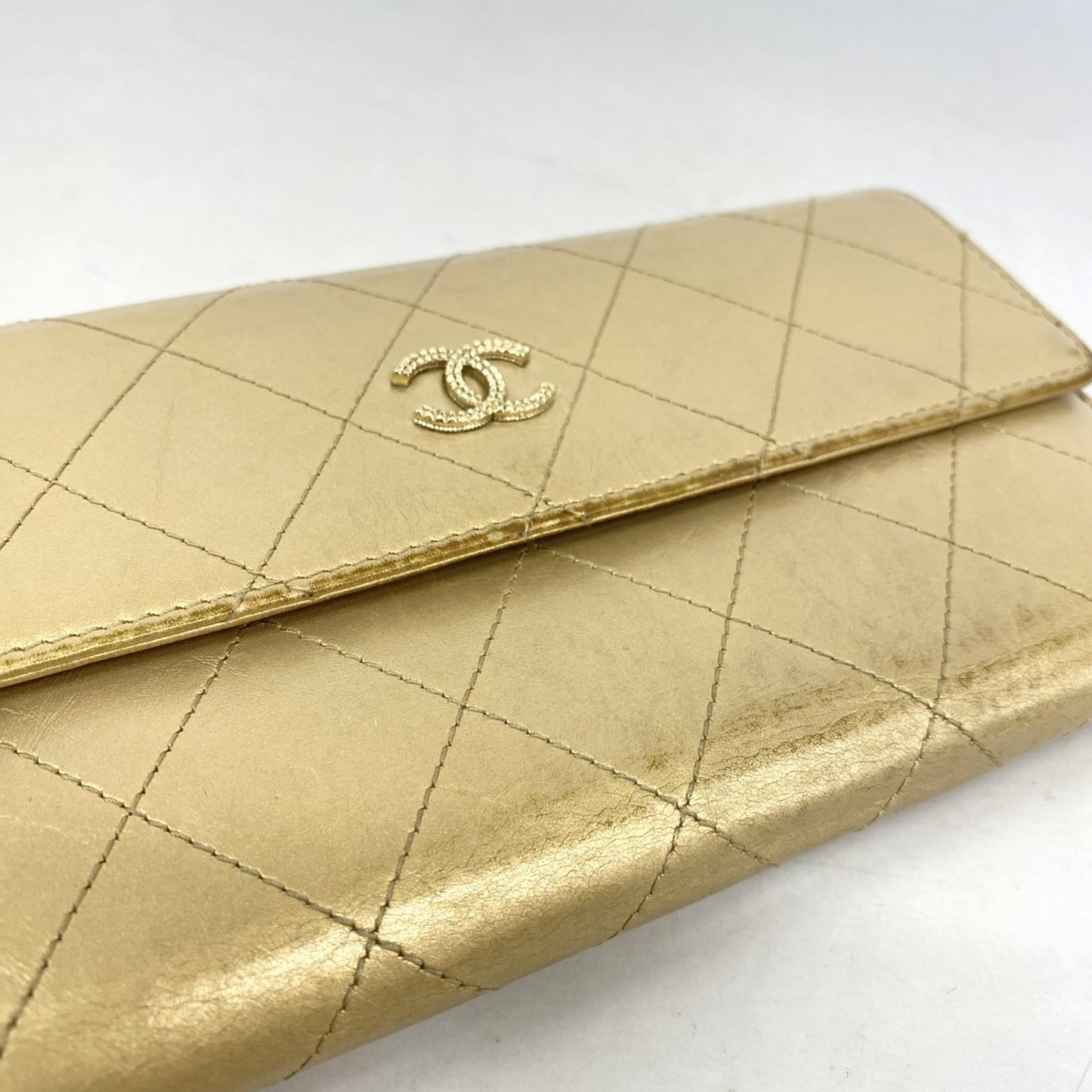 Chanel Beige Leather Long Wallet (Bi-Fold) (Pre-Owned)