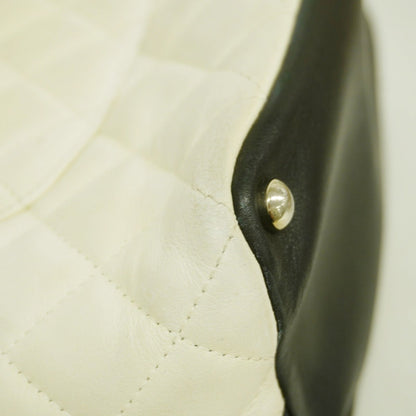 Chanel White Leather Tote Bag (Pre-Owned)