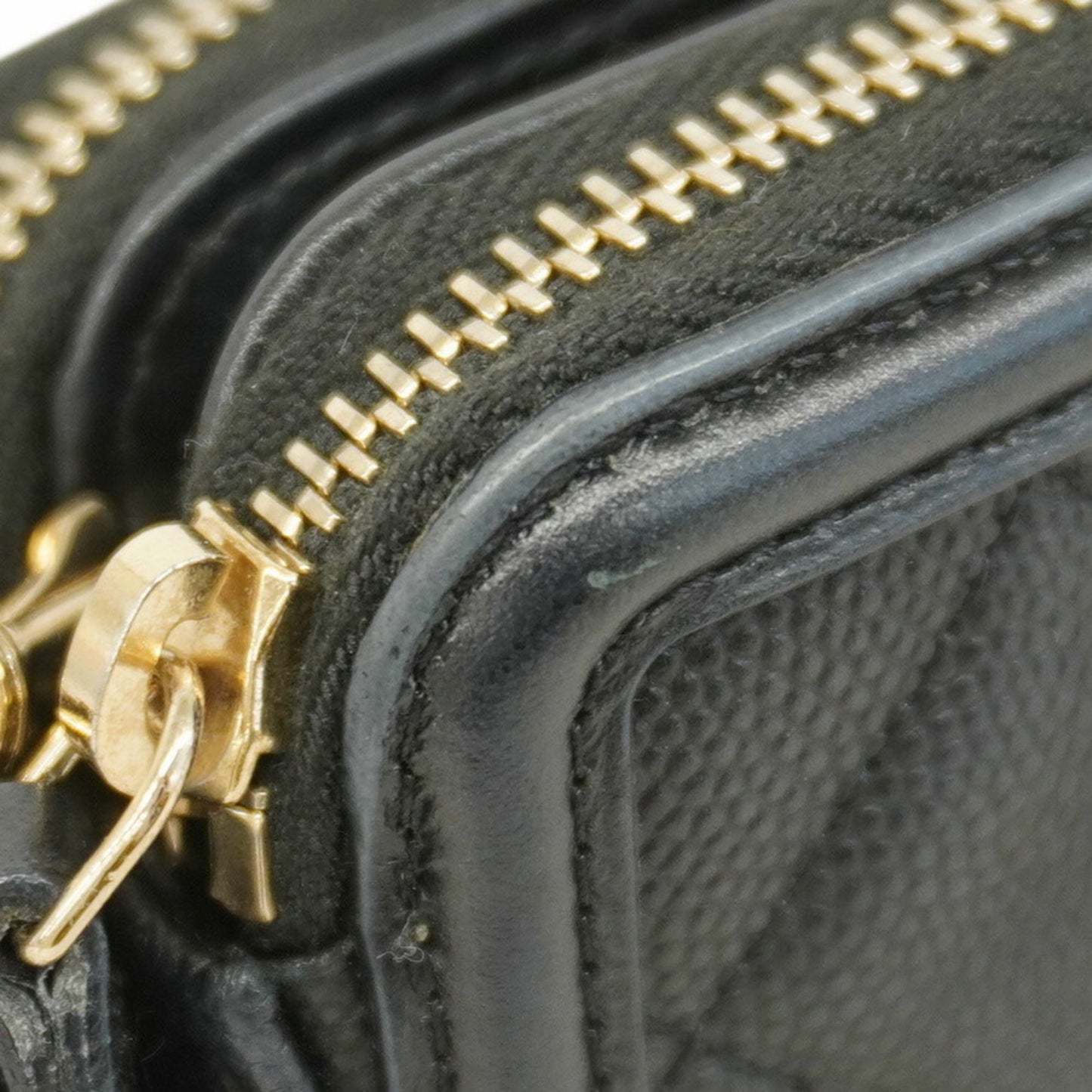 Chanel Black Grained Calfskin Chain/Shoulder Wallet (Pre-Owned)