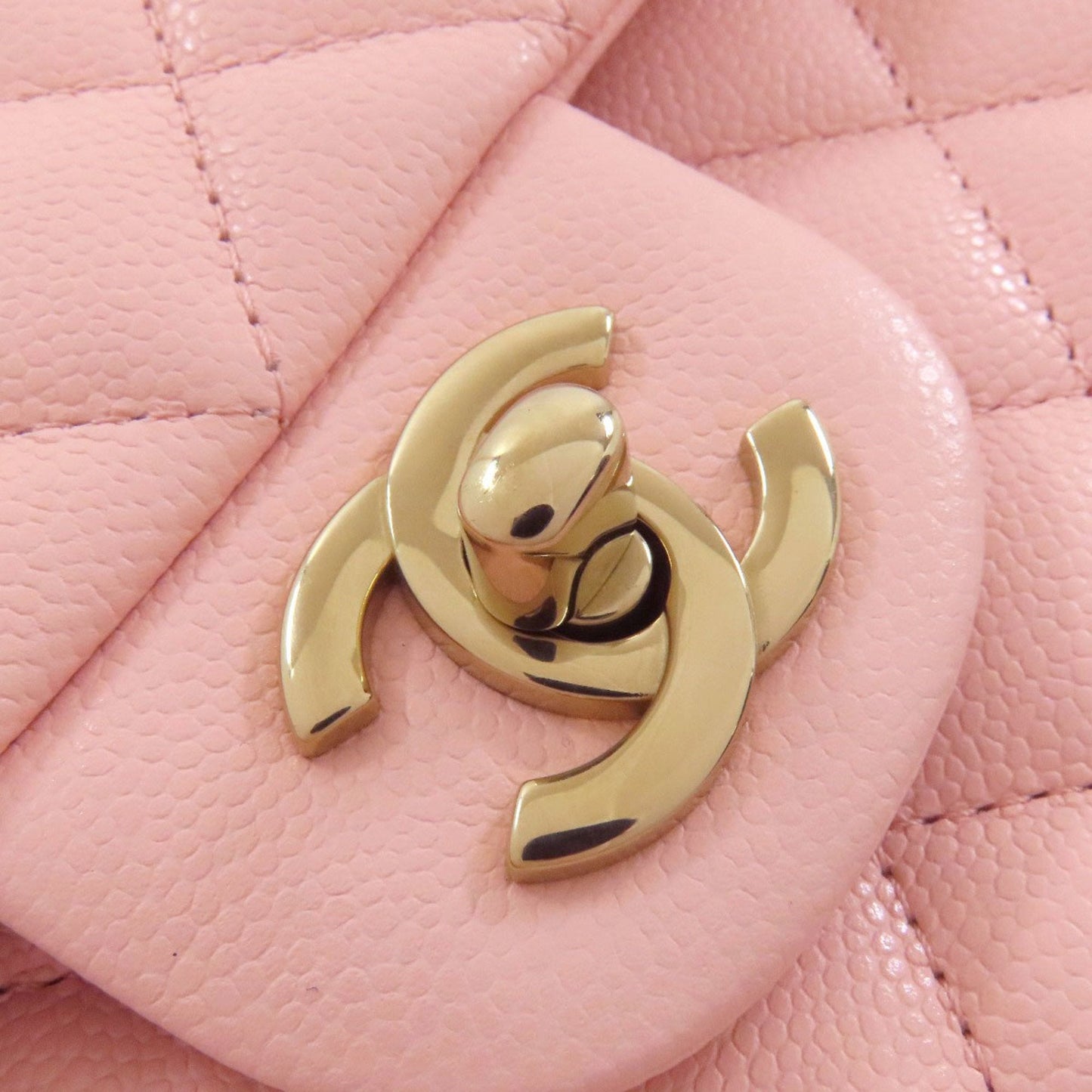 Chanel Matelasse Pink Leather Shoulder Bag (Pre-Owned)