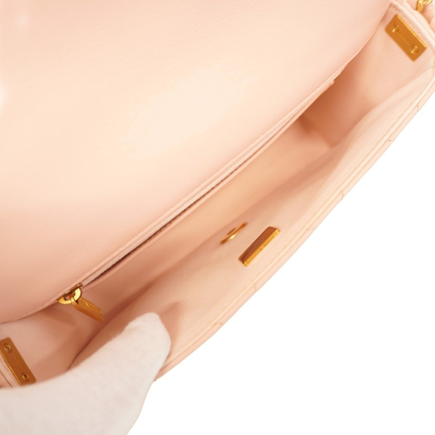 Chanel Pink Leather Shoulder Bag (Pre-Owned)