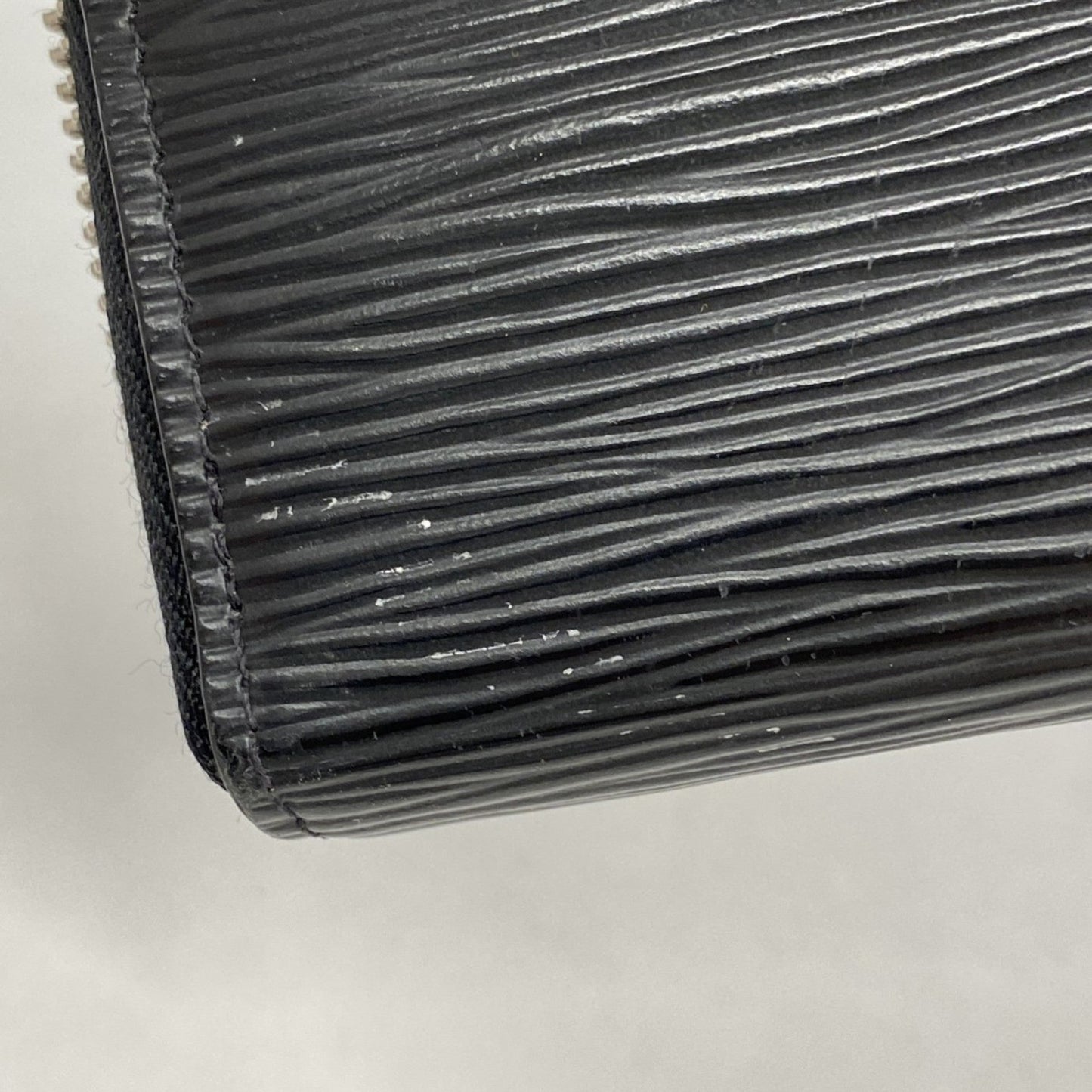 Louis Vuitton Noir Long Wallet (Bi-Fold) (Pre-Owned)