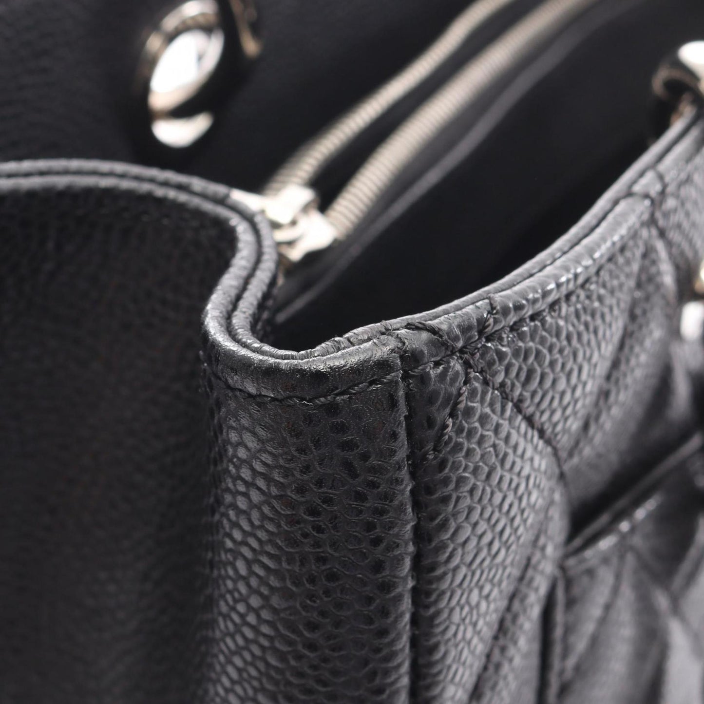 Chanel Black Grained Calfskin Tote Bag (Pre-Owned)