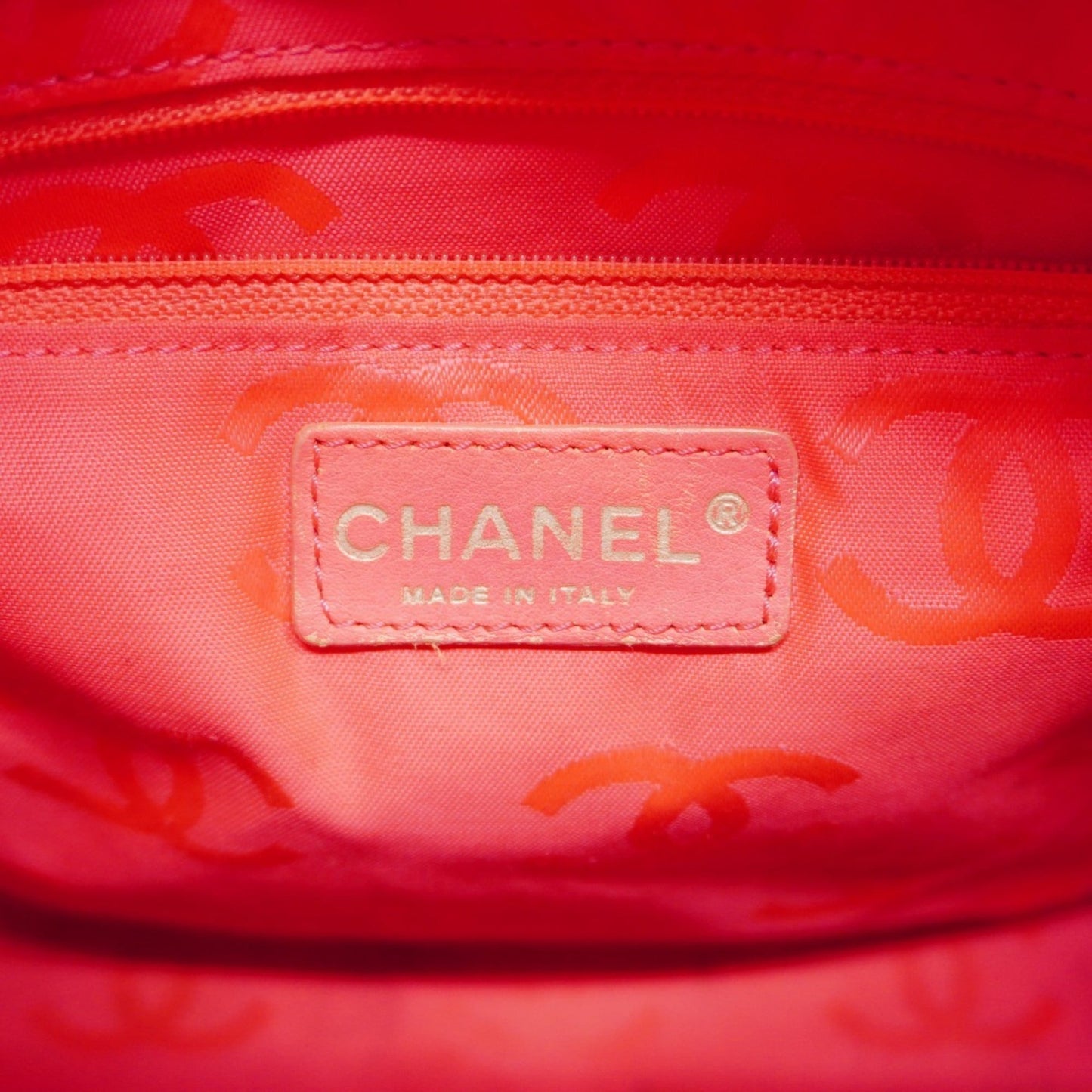 Chanel White Leather Tote Bag (Pre-Owned)